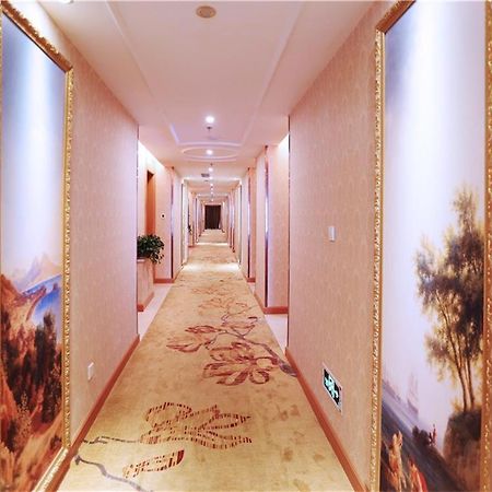 Vienna International Hotel Yantai Changjiang Road Xingyi Square Branch Dış mekan fotoğraf