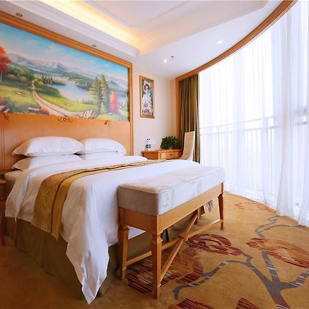 Vienna International Hotel Yantai Changjiang Road Xingyi Square Branch Dış mekan fotoğraf