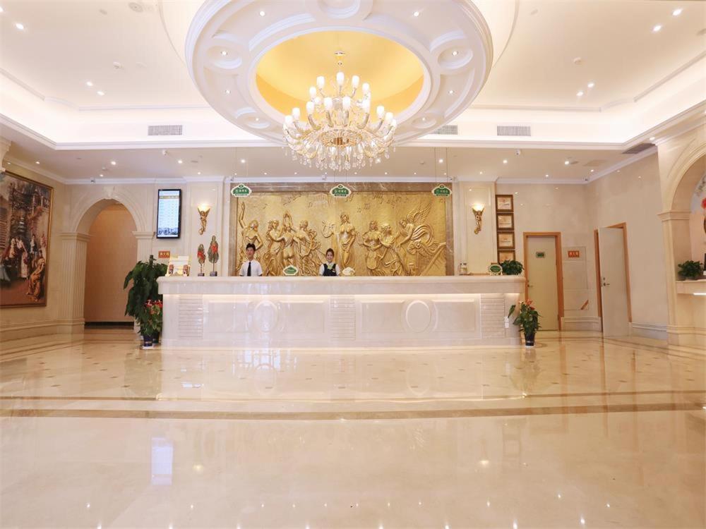 Vienna International Hotel Yantai Changjiang Road Xingyi Square Branch Dış mekan fotoğraf