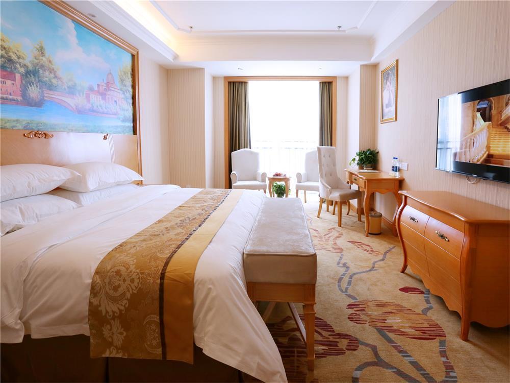 Vienna International Hotel Yantai Changjiang Road Xingyi Square Branch Dış mekan fotoğraf